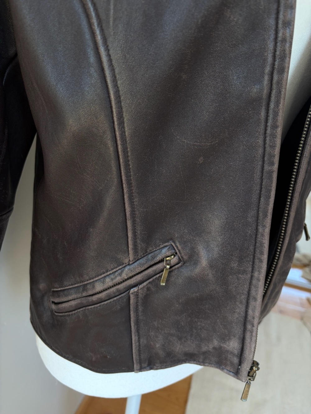 VTG Lord & Taylor Classic Brown Leather Bomber Jacket Zip Front Women’s 4 - Picture 7 of 13